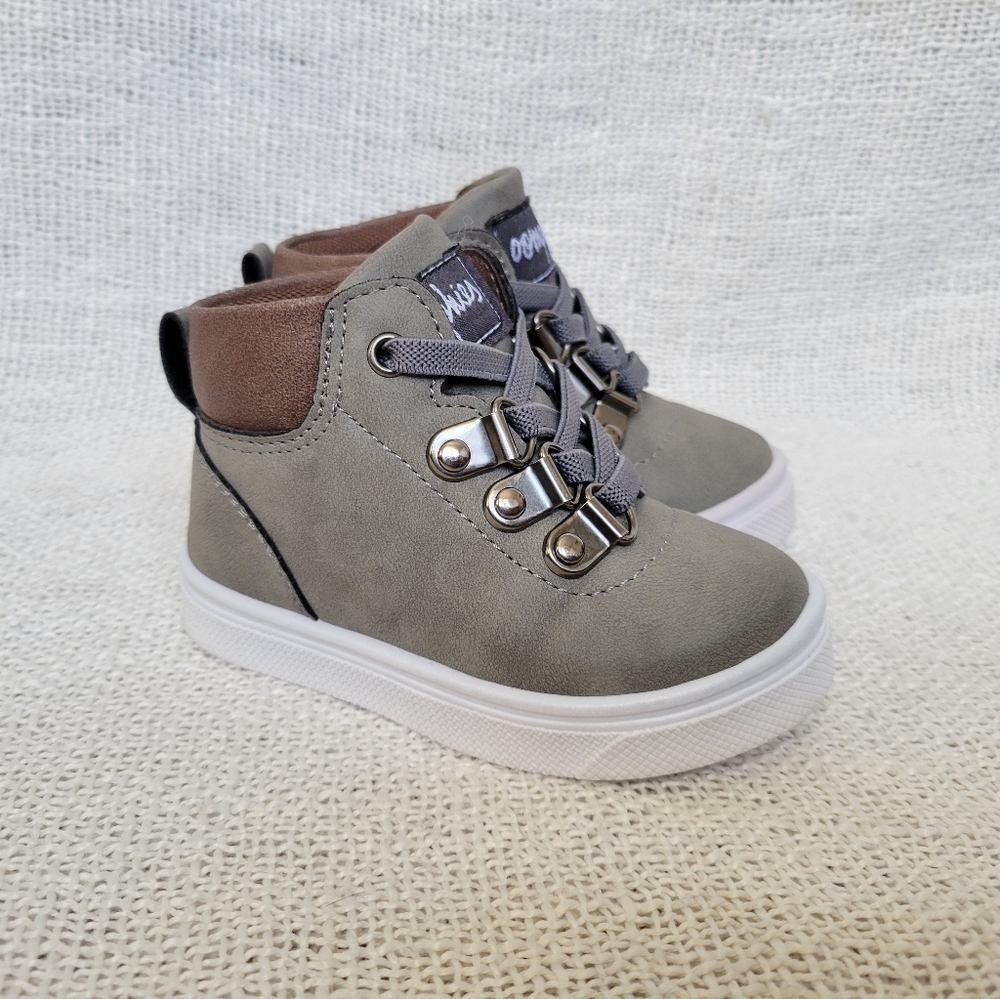 Boys Slip-on Boots in Gray
